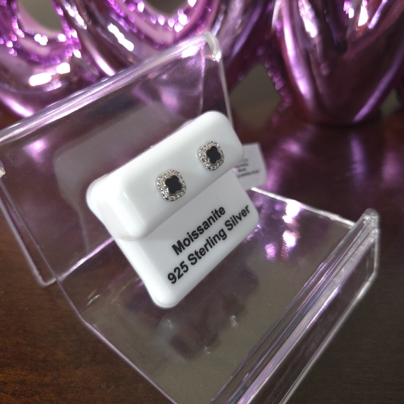 NWT Moissanite Created Mother of Pearl 925 Sterling Silver Stud Earrings - Picture 2 of 5